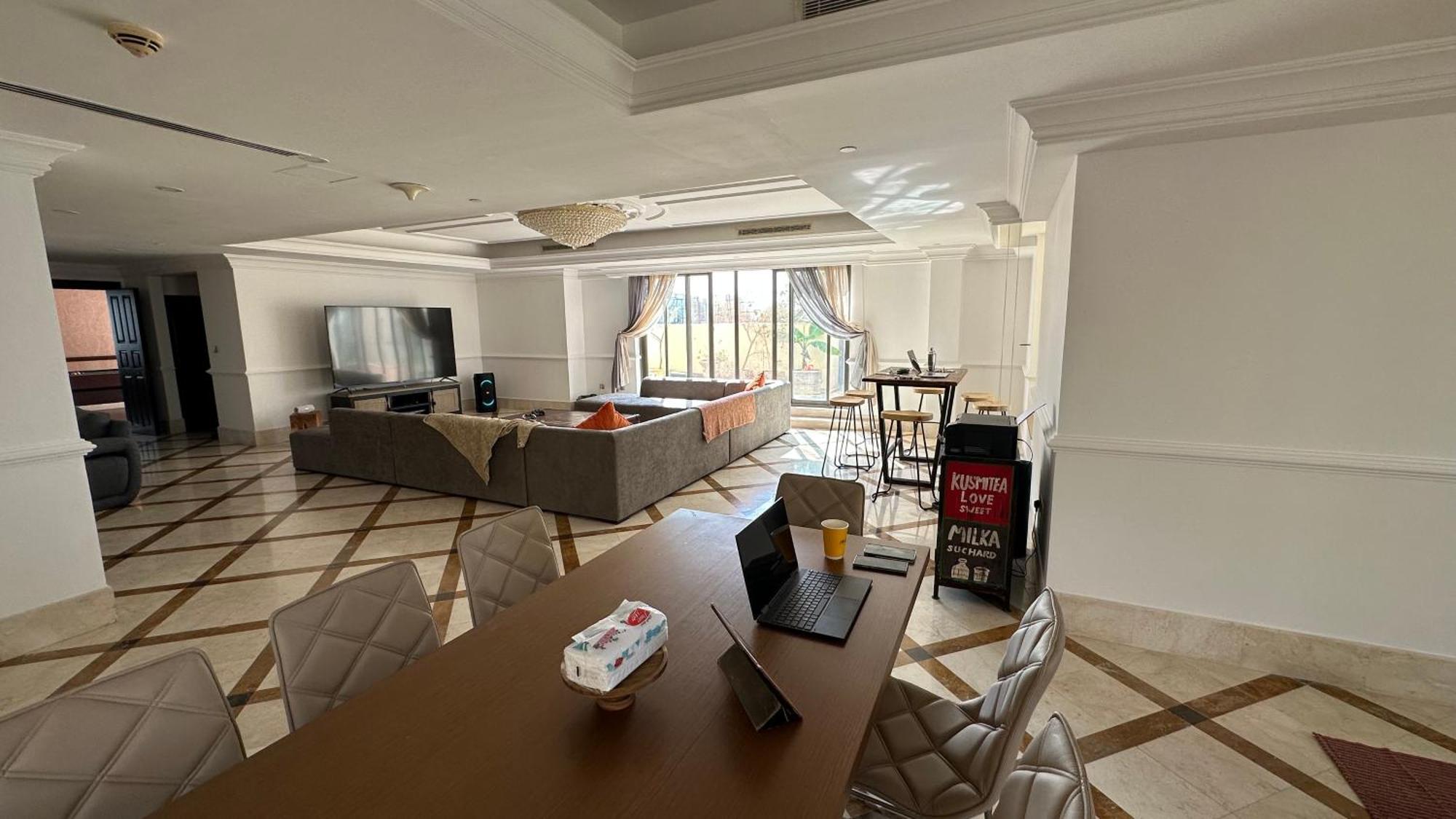 Neyar Beach Vibes Hostel Dubai Exterior foto