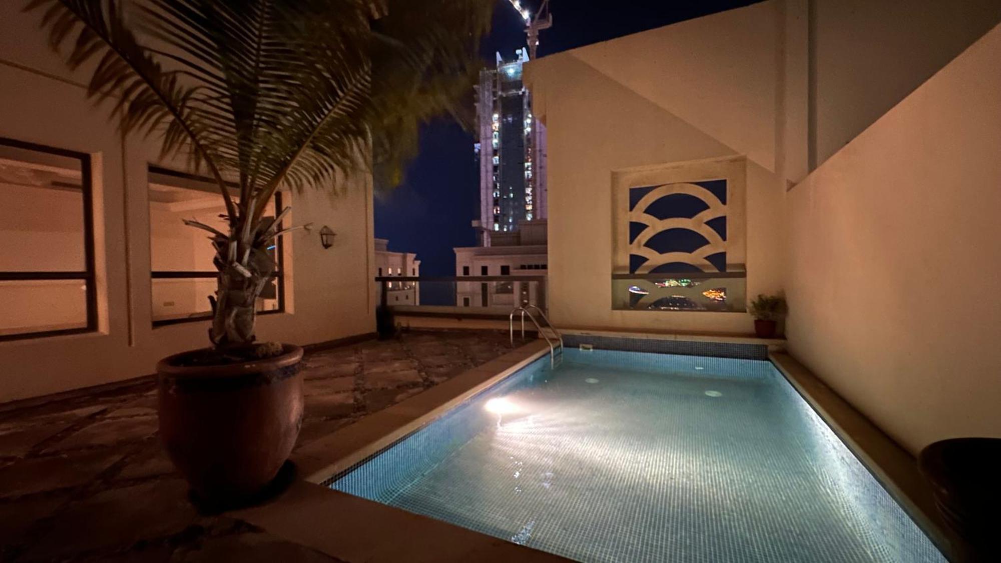 Neyar Beach Vibes Hostel Dubai Exterior foto