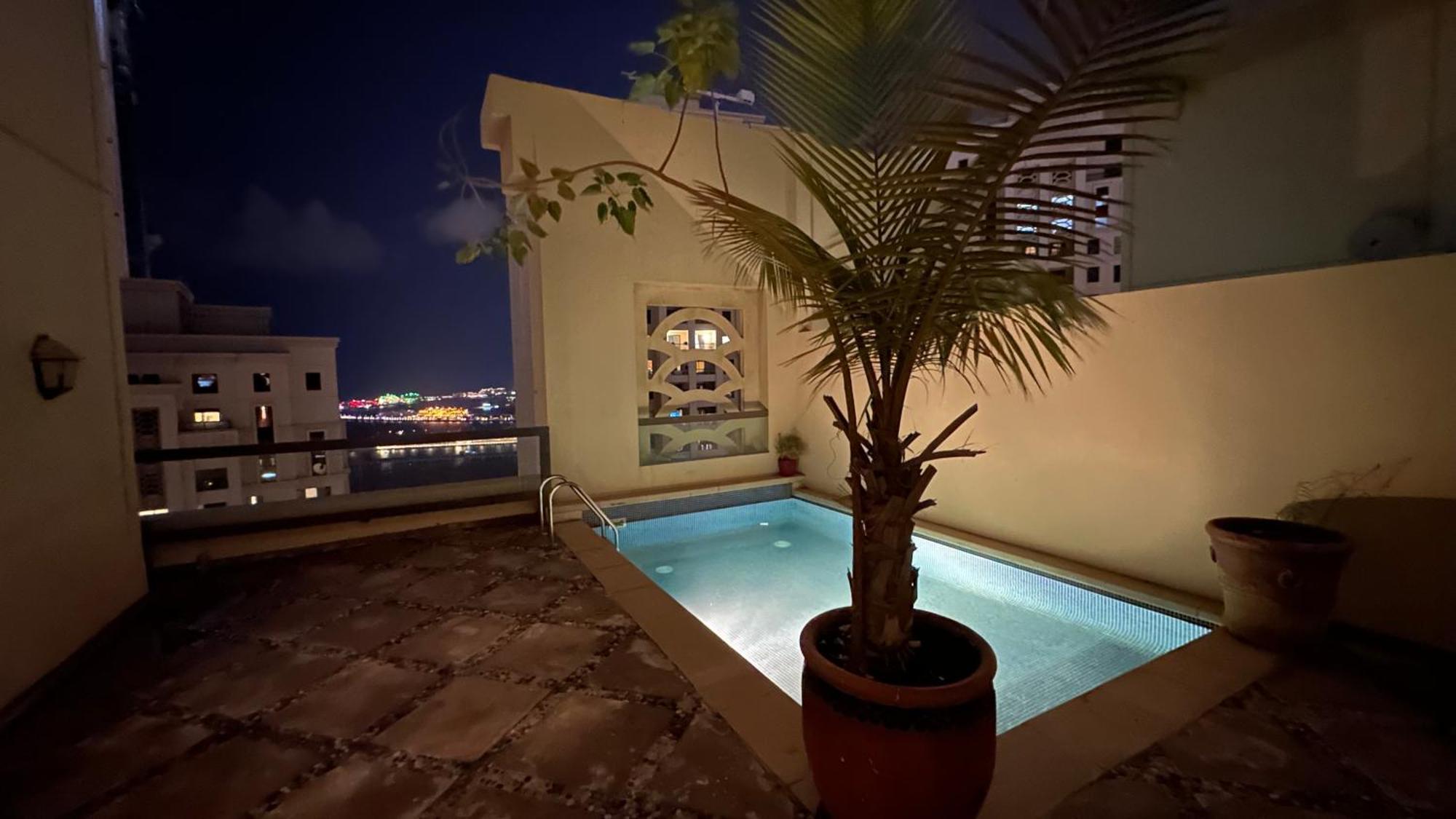Neyar Beach Vibes Hostel Dubai Exterior foto